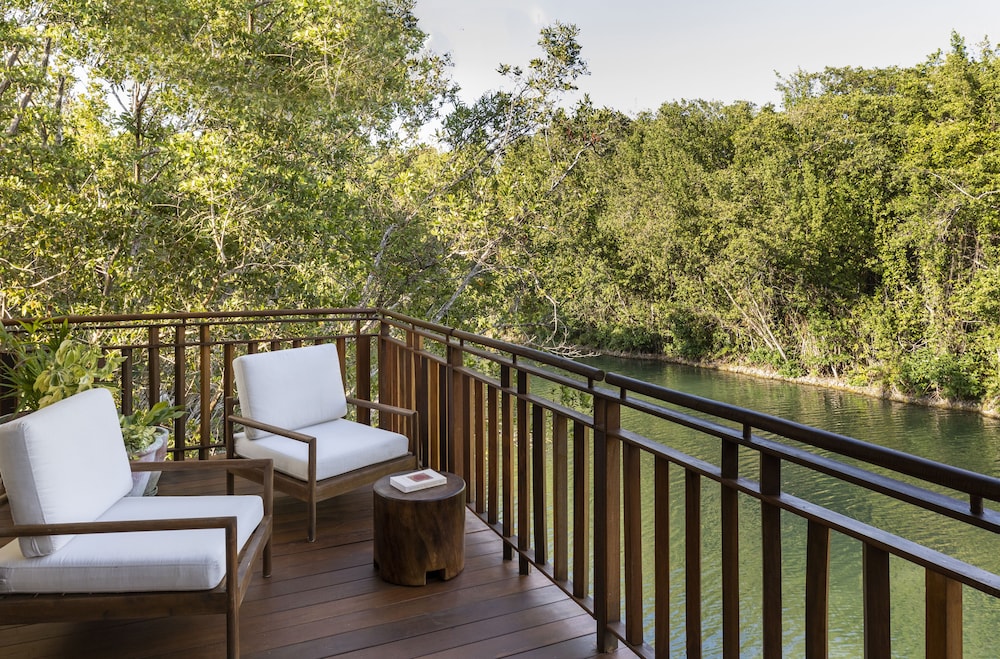 Casita Signature, Suite, 1 King Bed With Sofa Bed, Non Smoking, Canal View