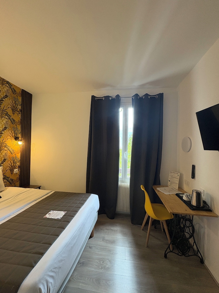 Standard Double Room (140 cm bed) - Photo 7