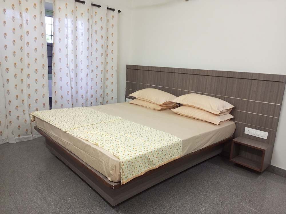 Deluxe Room - Photo 1