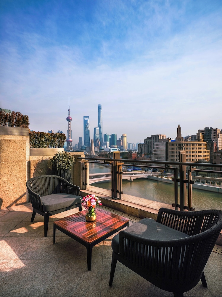 Premier Terrace River King Room