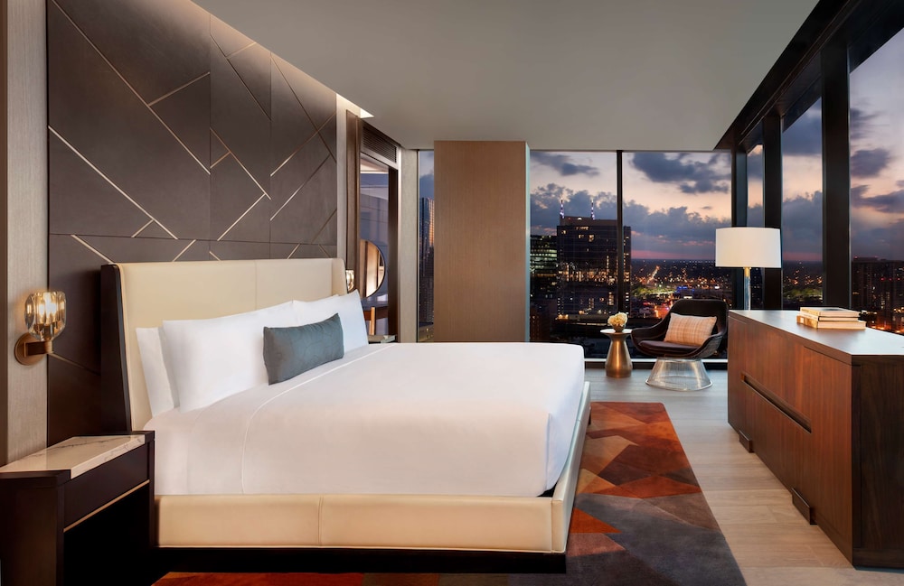 Executive Suite, 1 King Bed - Photo 3