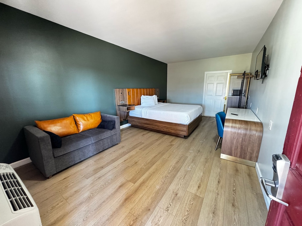 Deluxe Suite, 1 King Bed, Non Smoking