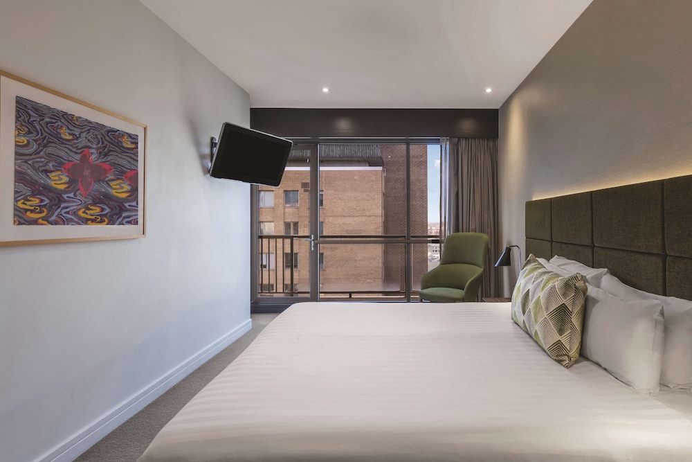 Premier Three Bedroom Apartment - Photo 3