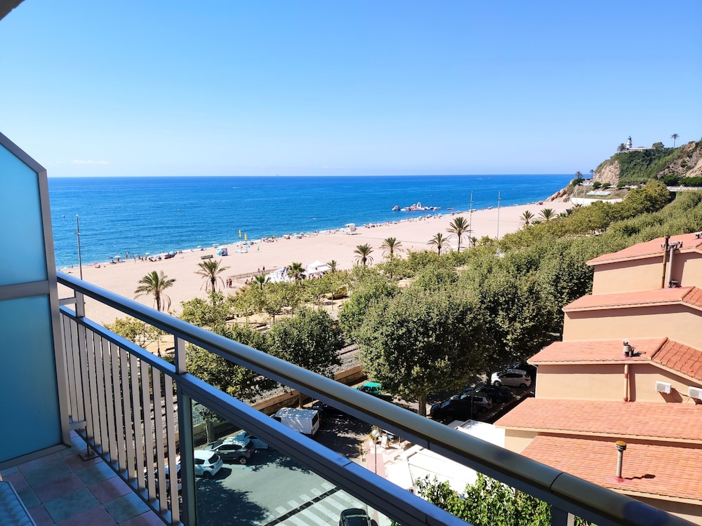 Double Room, Sea View - Photo 2