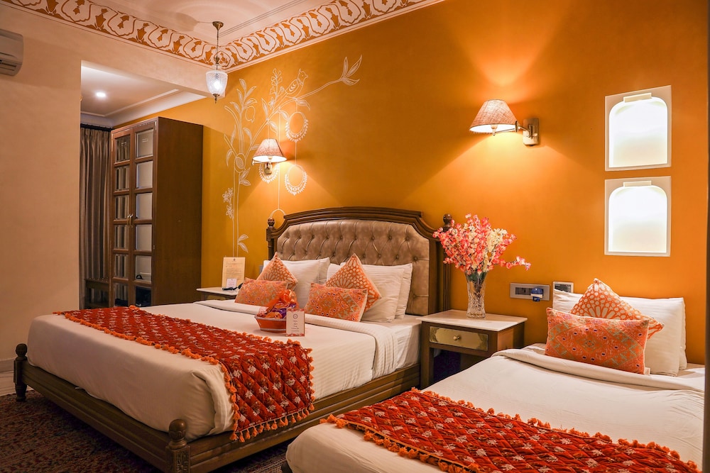 Royal Room - Photo 4