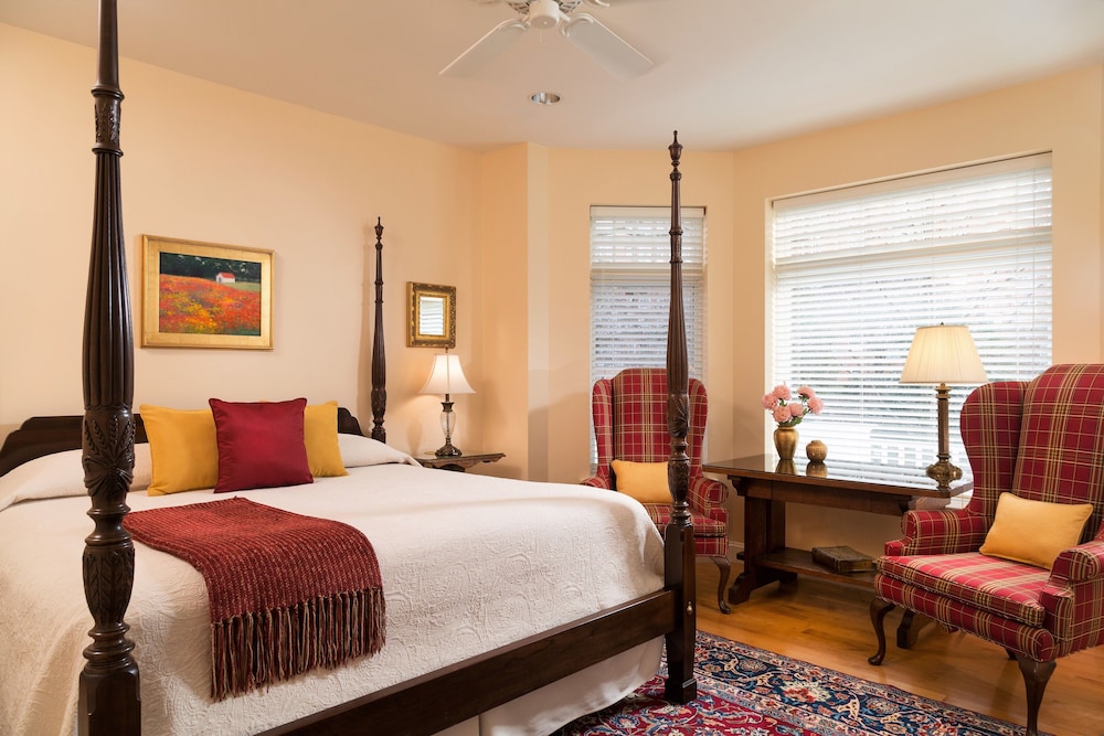 Premium Room, 1 King Bed photo 1