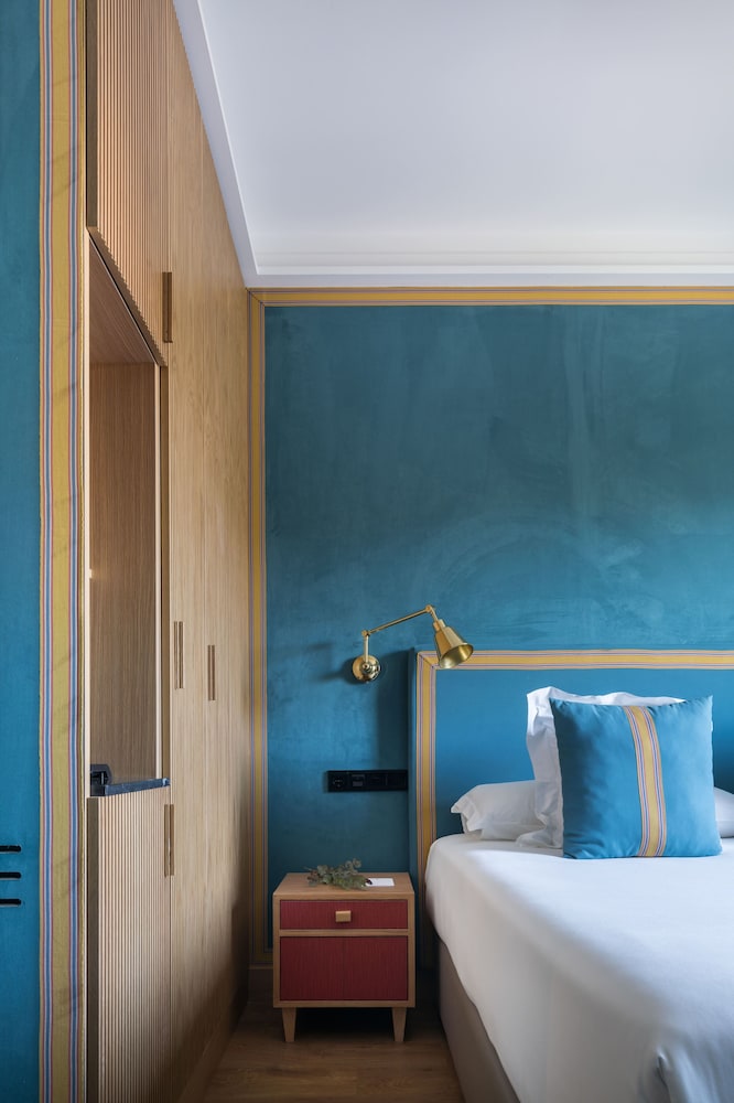 Standard Room (Royal Palace view) - Photo 5