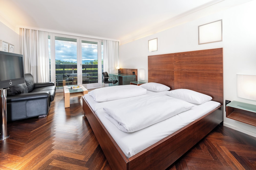 Double Room, 1 Queen Bed, Balcony photo 2