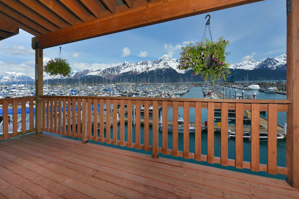 Executive Suite, 1 Bedroom, Marina View, Oceanfront photo 2