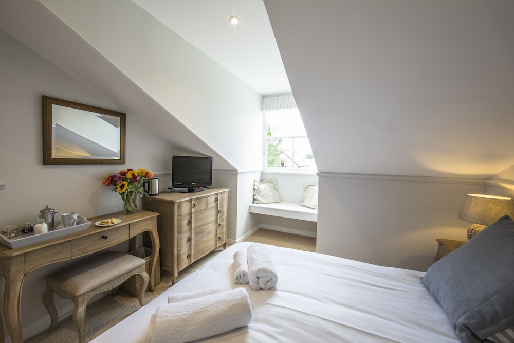 Standard Double or Twin Room, Ensuite - Photo 4