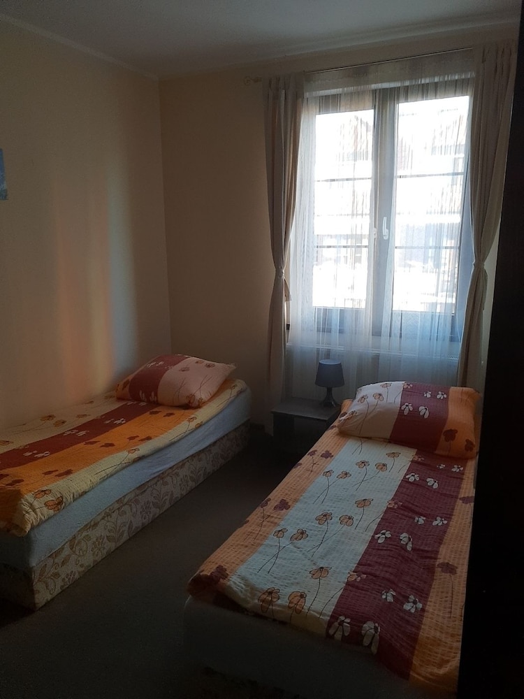 Business Apartment, 2 Bedrooms, Kitchenette, Courtyard View photo 3