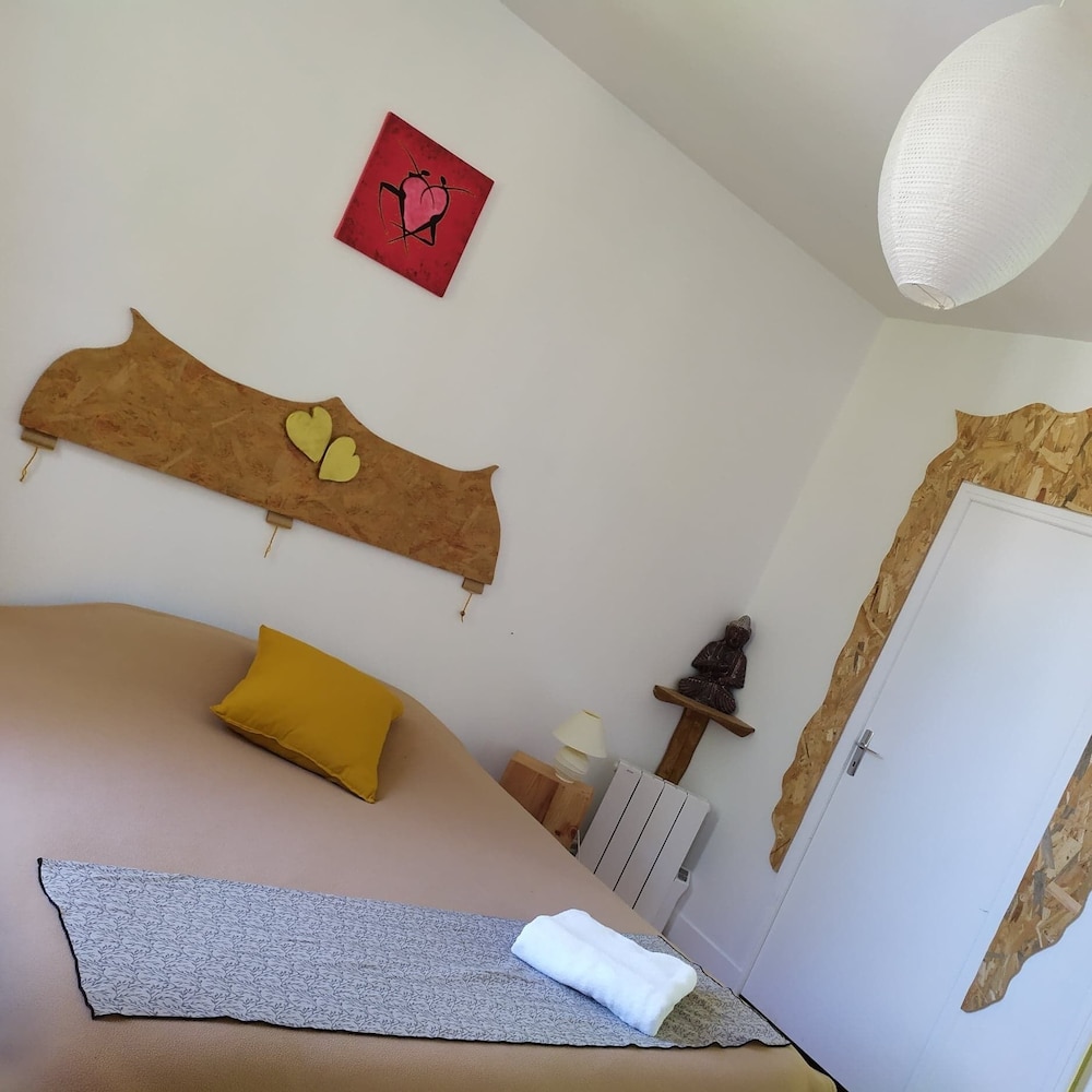Room (Les Meules Jaunes) photo 1