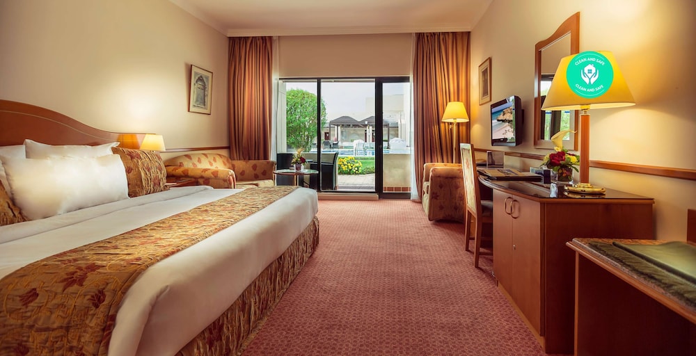 Standard Room, Multiple Beds, Pool View - Photo 1