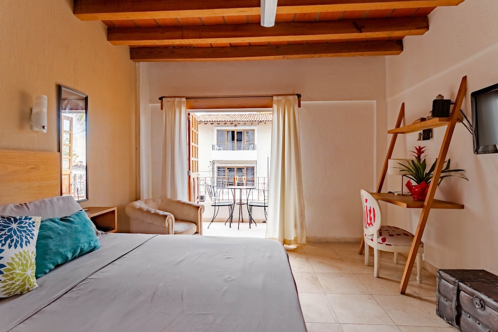 Suite, 1 Bedroom, Balcony photo 1