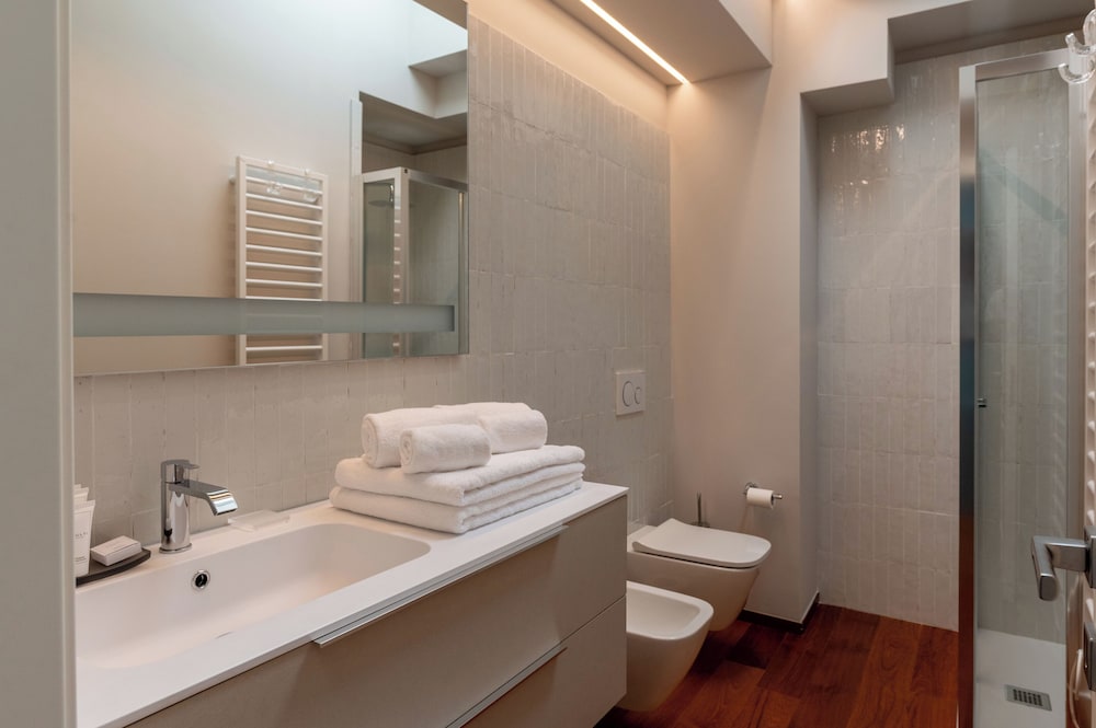 Suite Presidenziale con terrazzo e Jacuzzi, vista Portofino - Photo 47