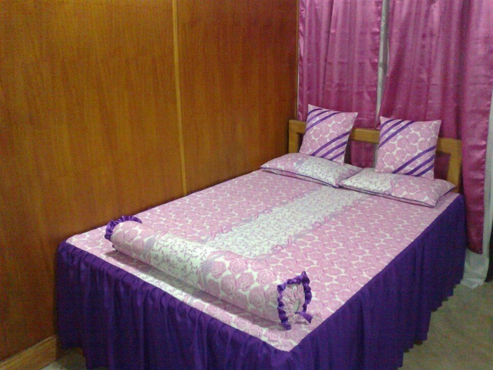 Basic Double or Twin Room, Shared Bathroom, Garden View photo 3