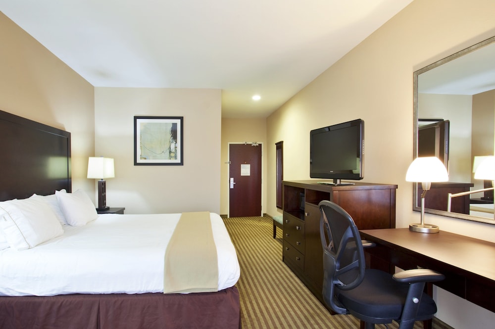Standard Room, 1 King Bed - Photo 5