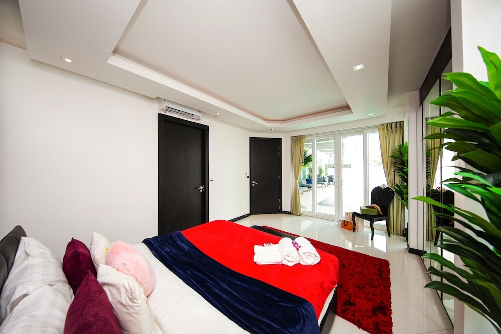 Vila de 5 Quartos com Piscina Privativa e Jacuzzi