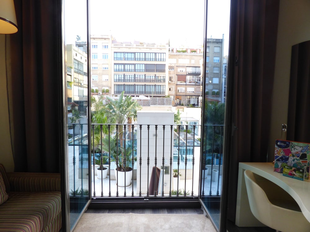 Standard Room, 1 Double Bed, Pool View photo 3