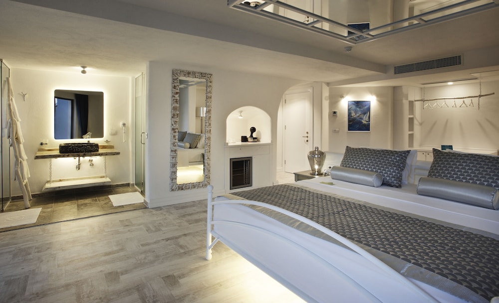Junior Suite, Partial Sea View photo 3