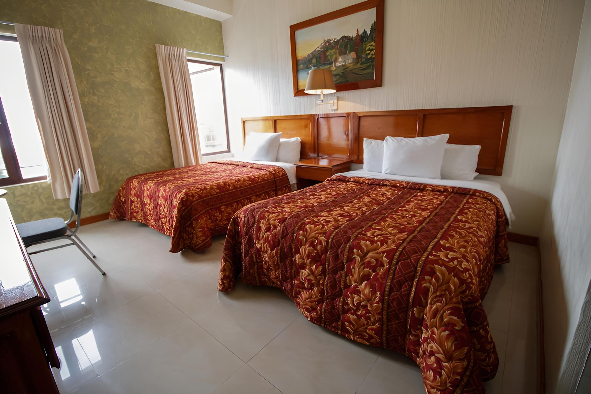 Standard Twin Room, 3 Twin Beds photo 2