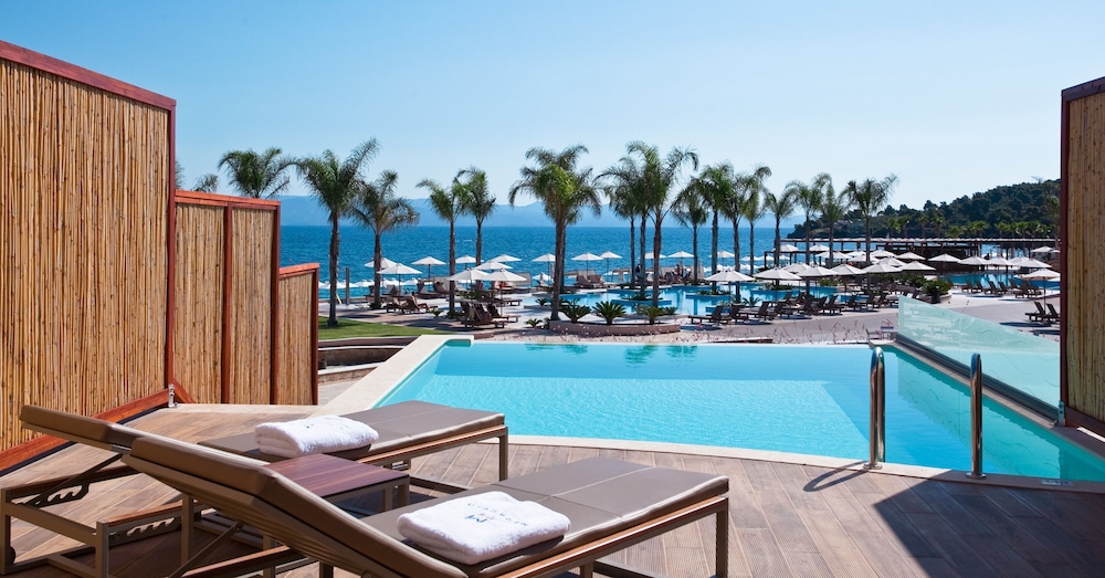 One Bedroom Duplex Suite Private Pool