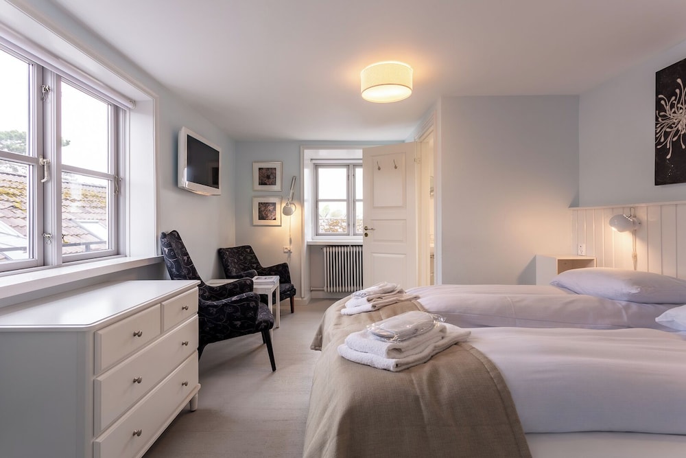 Double Room, Private Bathroom photo 1