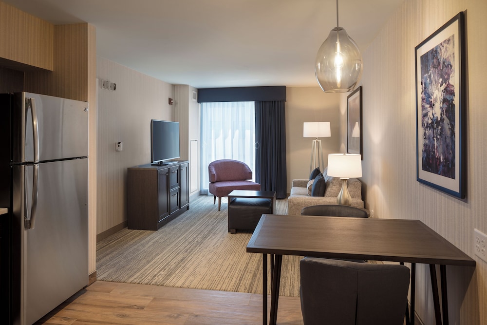 Suite, 2 Queen Beds, Accessible, Bathtub photo 1
