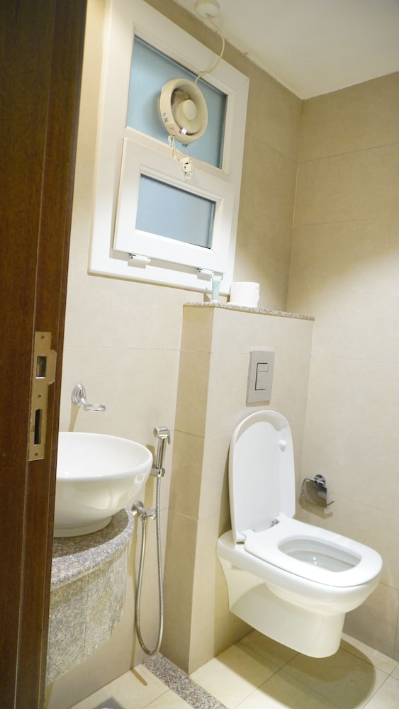 Deluxe Room - Photo 5