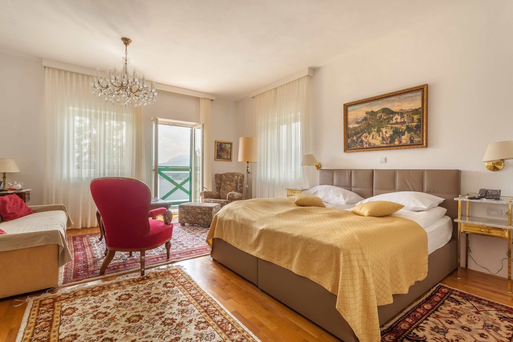 Junior Triple Room, Lake View photo 1