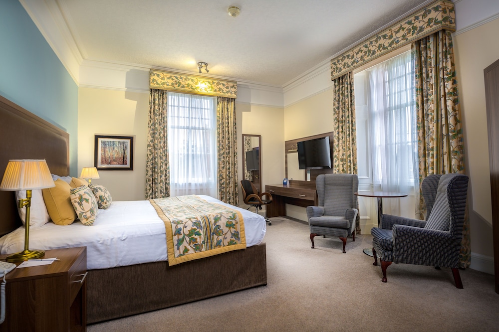 Standard Room, 1 King Bed, Non Smoking photo 3