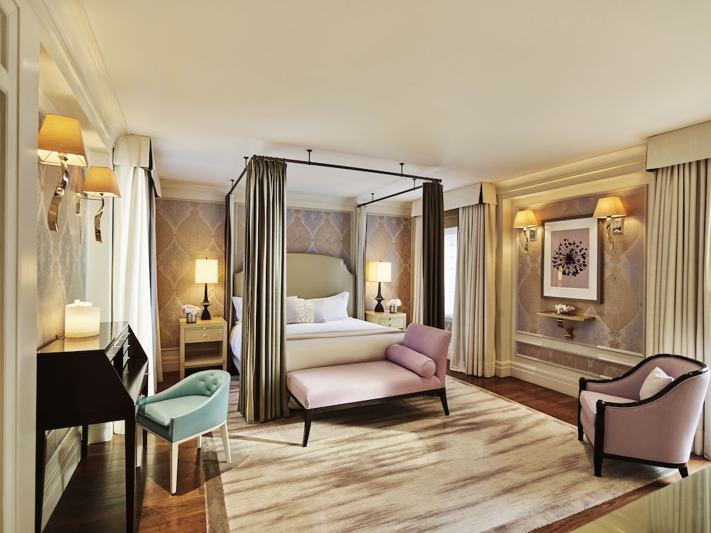 The Bell Suite