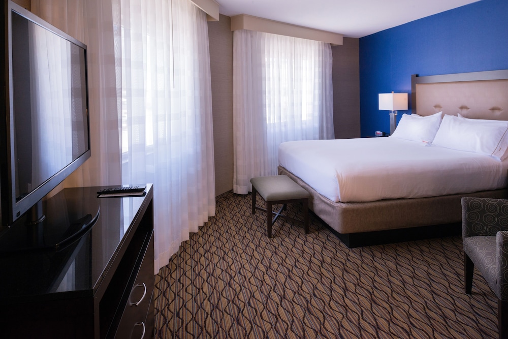 Standard Room, 1 Queen Bed, Accessible (Mobility Roll-In Shower) photo 1