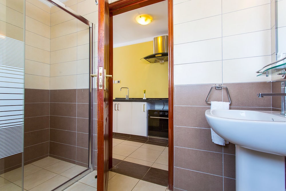 Presidential Suite, Refrigerator & Microwave, City View photo 3