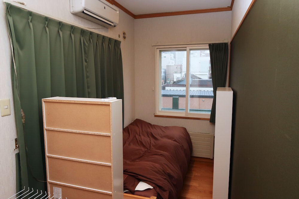 Single Room, Shared Bathroom photo 1