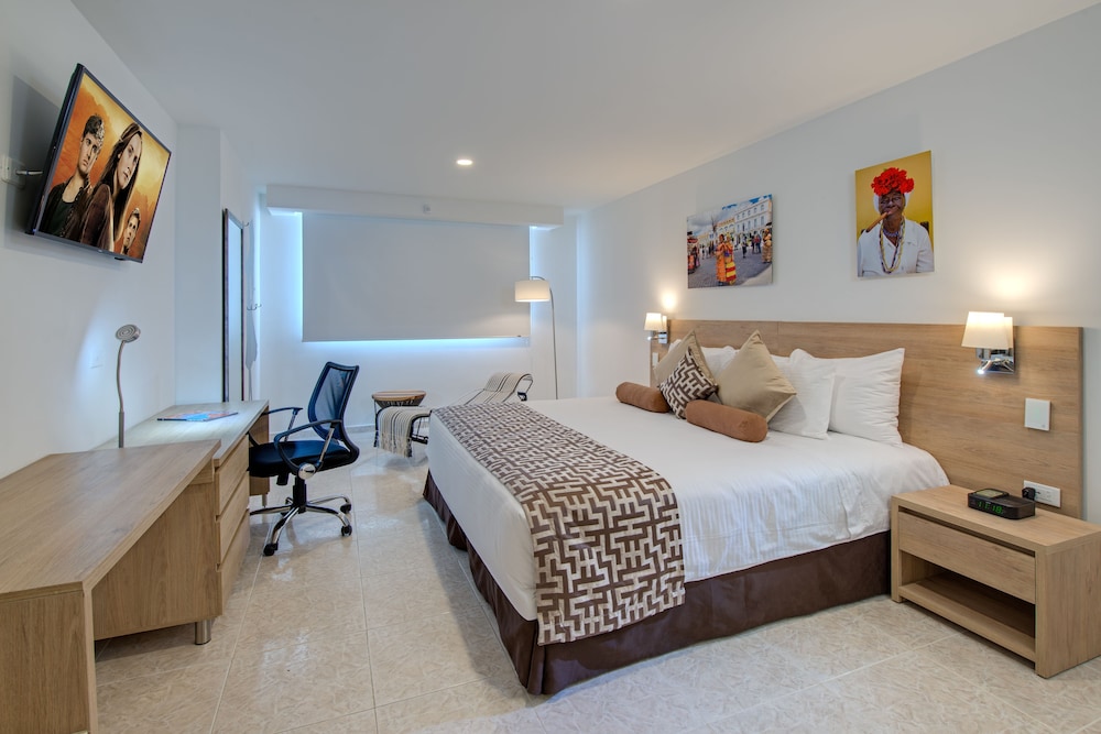 Woman Room photo 2