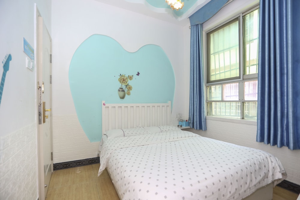 Round Bed Room photo 2