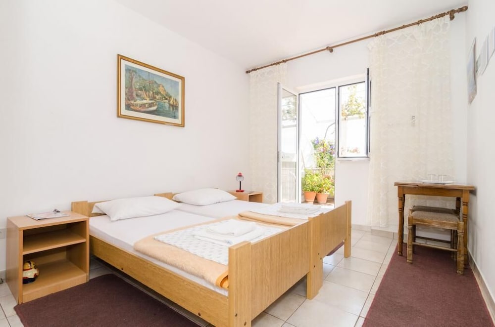 Twin Room (Twin Room with Balcony)
