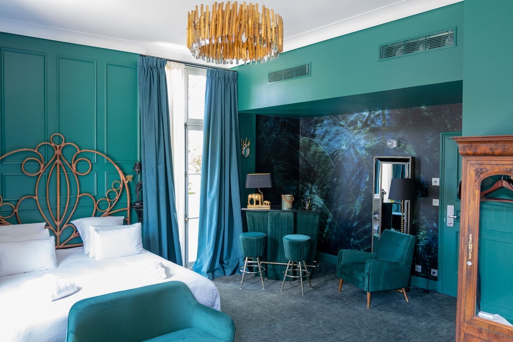 Deluxe Room, 1 Double Bed (Grounds view) - Photo 7