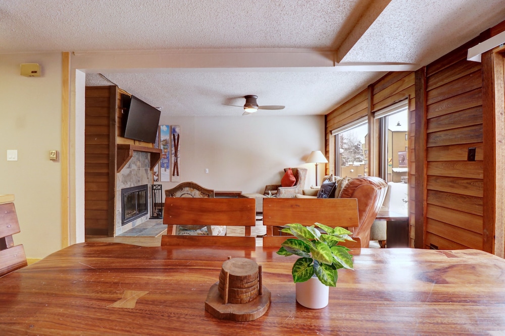 Condo, 2 Bedrooms photo 1