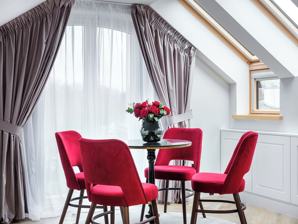 Royal Studio Suite photo 2