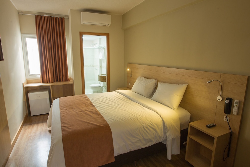 Single Room, 1 Queen Bed photo 2