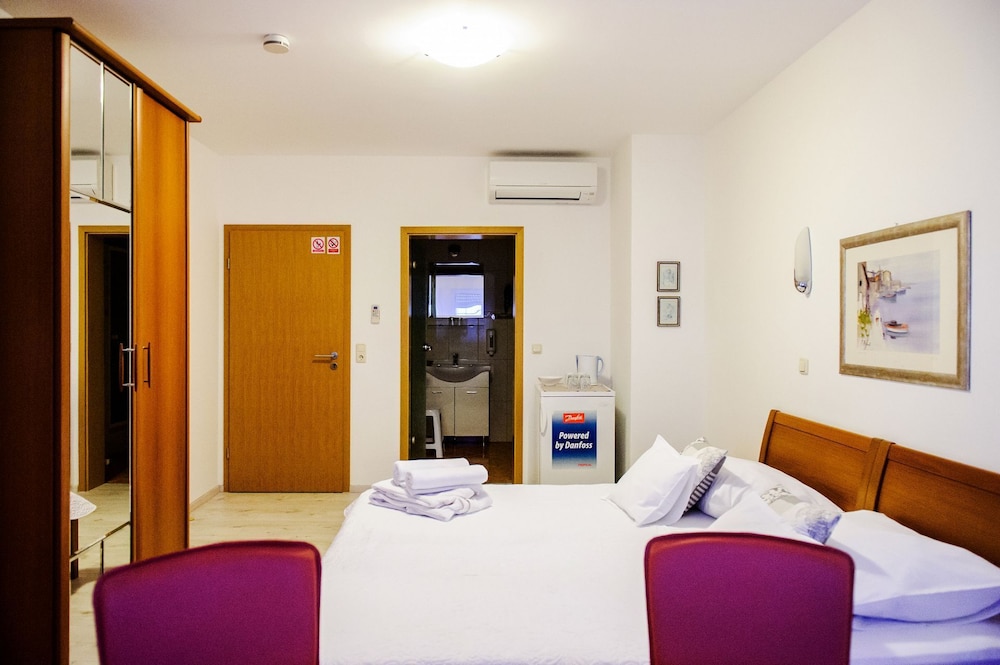 Apartment (Anka - With Open Jacuzzi - R3(2))