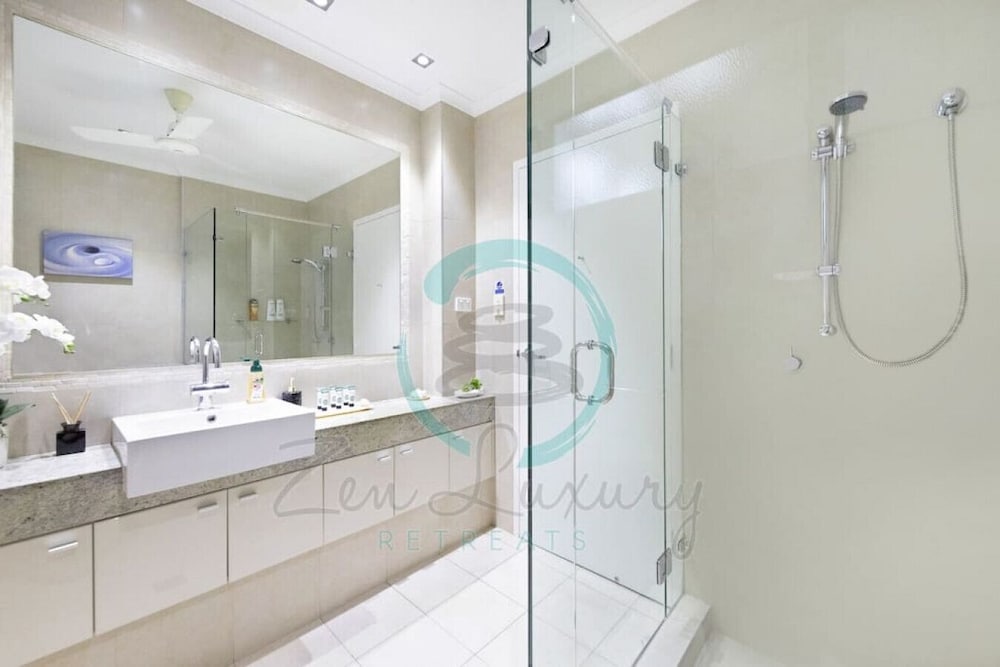 Luxury Villa photo 2