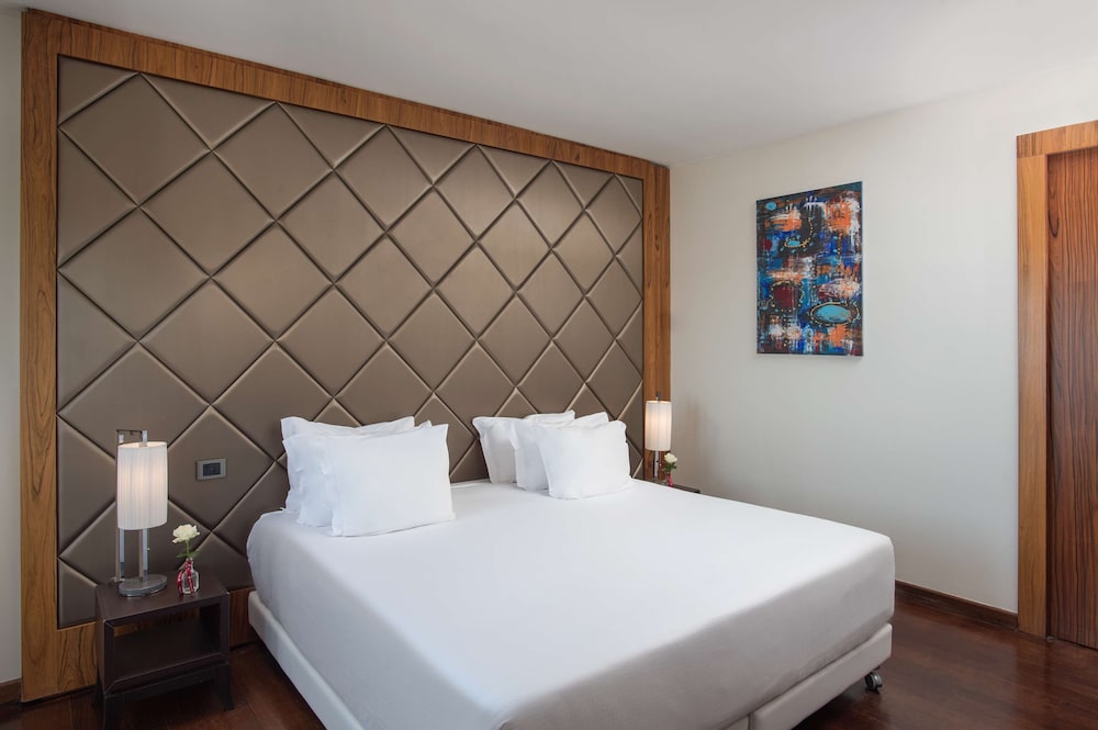 Presidential Suite, Terrace (View)