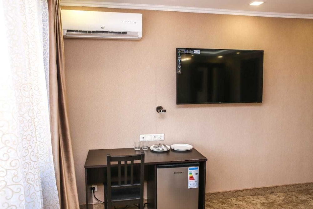 Economy Twin Room photo 2