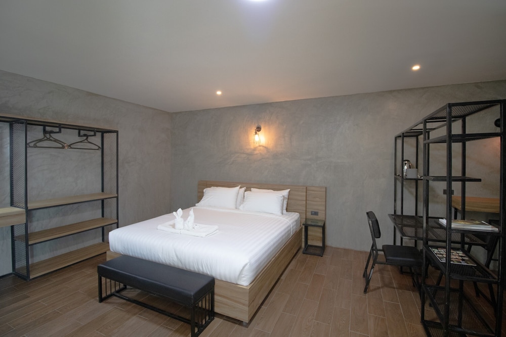 Deluxe Room - Photo 3