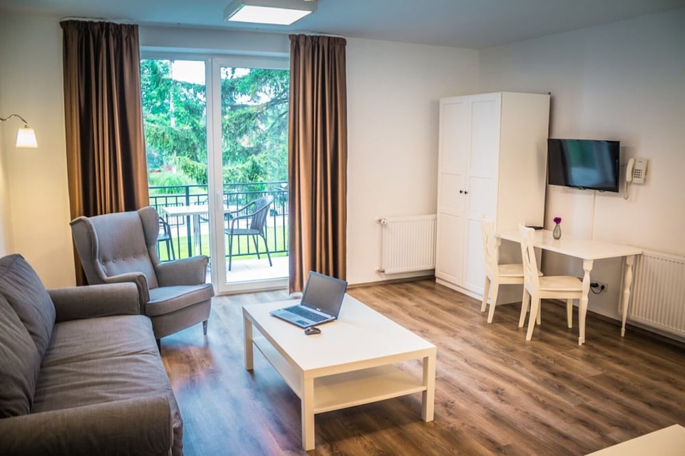 Family Room, 1 Bedroom