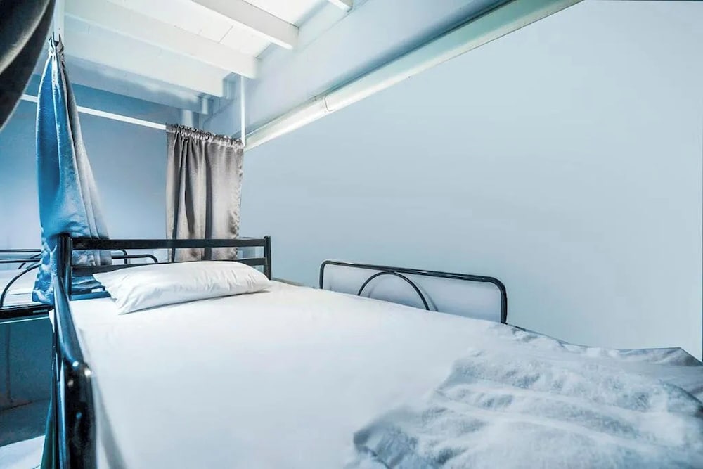 Shared Dormitory, Women only photo 3