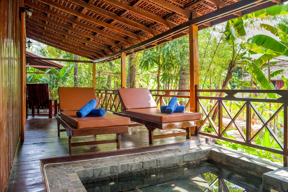 Traditional House With Private Jacuzzi photo 2